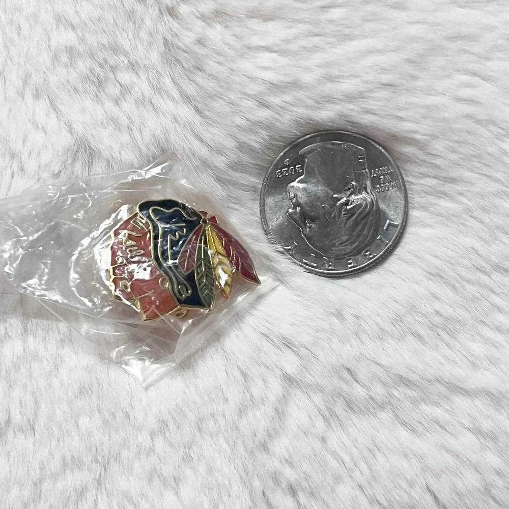 🔮 5/$25 Vintage‎ NHL Chicago Blackhawks Hockey Pin